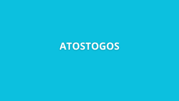 Baltas tekstas „ATOSTOGOS“ ryškiai mėlyname fone.