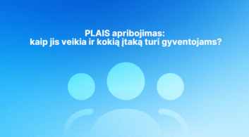 Baltas tekstas lietuvių kalba mėlyname gradiento fone: "Už teksto - neryški trijų žmonių piktograma.