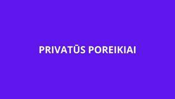 Baltos spalvos tekstas „Privatūs Poreikiai“ vientisame violetiniame fone.