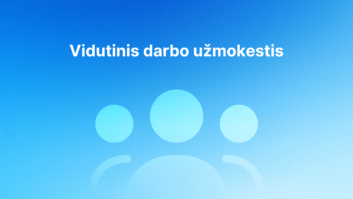 Šviesiai mėlynas gradientinis fonas su trimis stilizuotomis asmens piktogramomis. Centruotame baltame tekste rašoma "Vidutinis darbo užmokestis", kas išvertus į lietuvių kalbą reiškia "Vidutinis darbo užmokestis".
